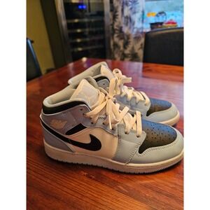 Nike Air Jordan 1 Mid Ice Blue Black White 555112-401 GS Mens 5.5Y Womens 7
